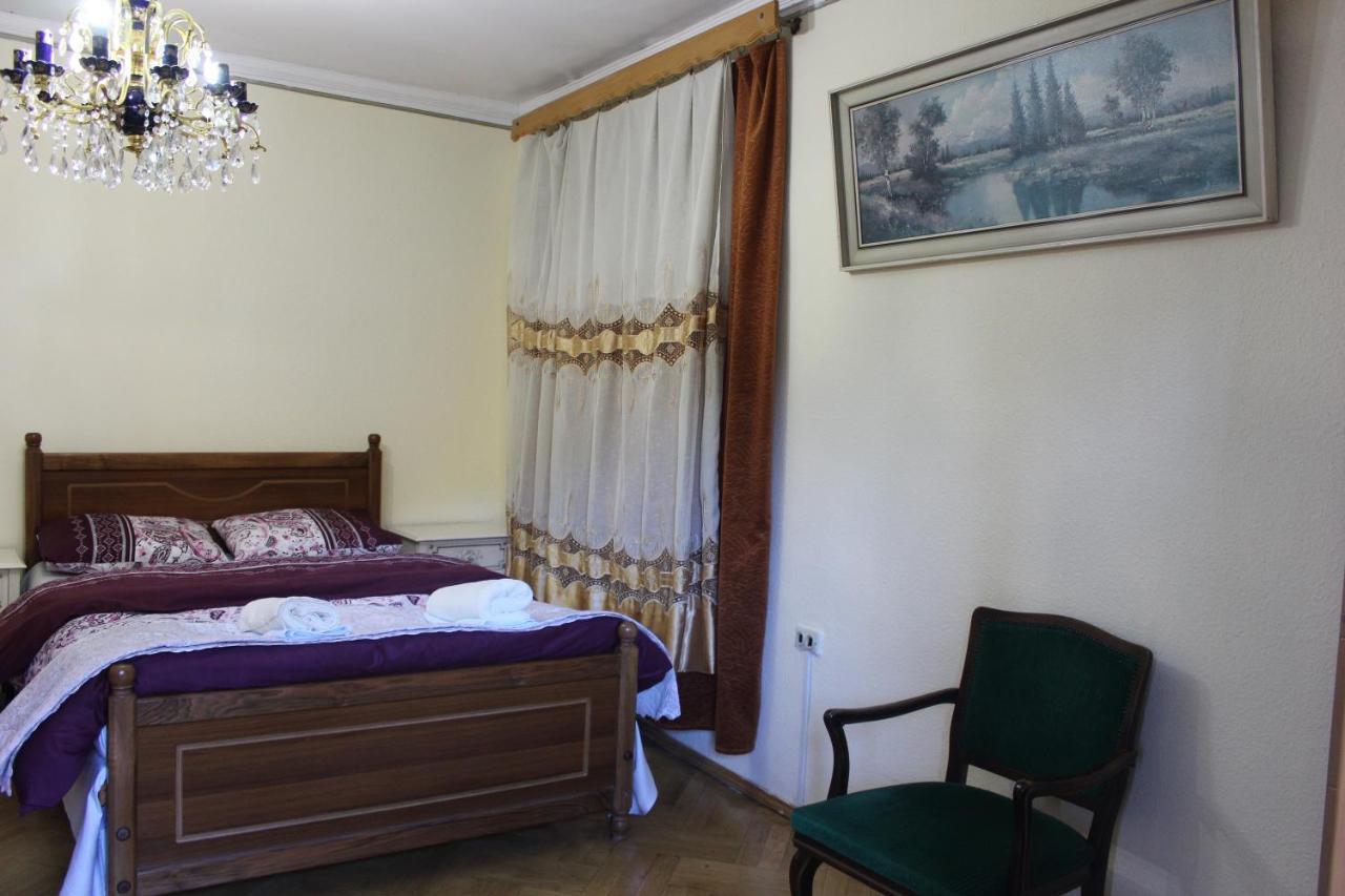 Old District Guest House Тбілісі Екстер'єр фото
