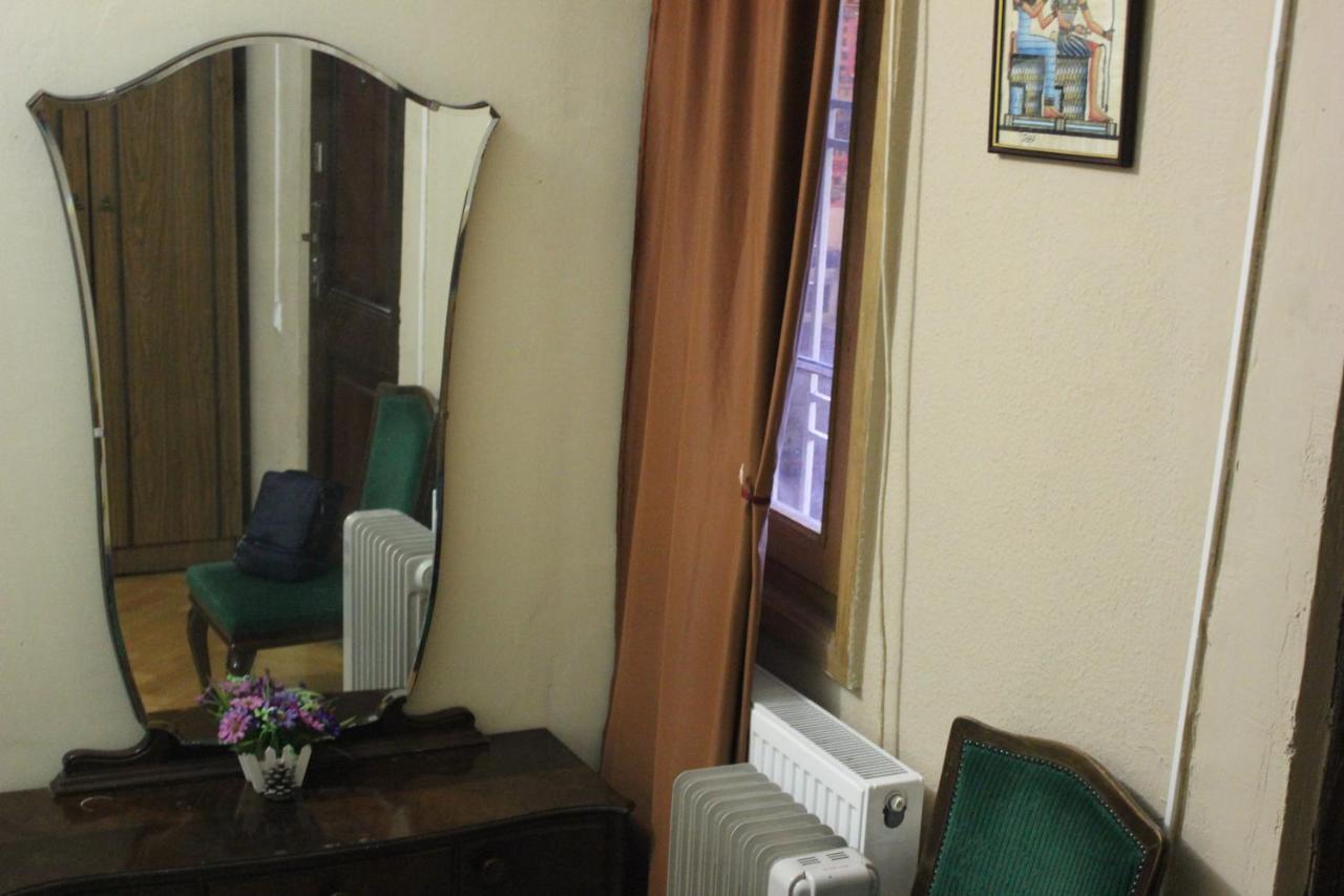 Old District Guest House Тбілісі Екстер'єр фото